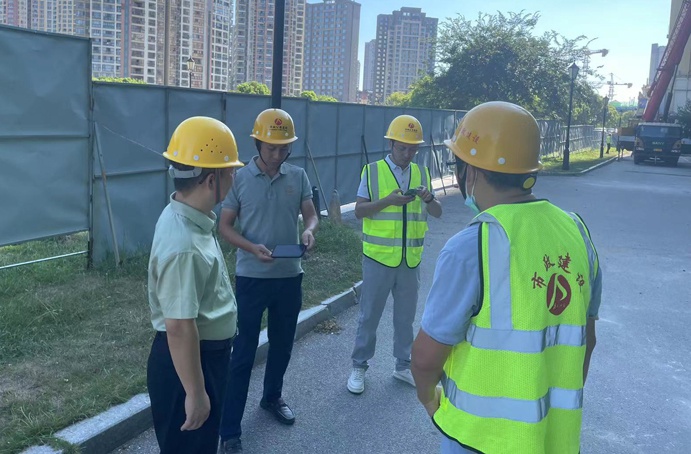 南昌市政建設(shè)集團領(lǐng)導(dǎo)深入一線進(jìn)行消防安全專項檢查