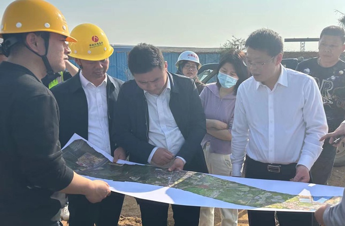 市政公用集團劉順保到朱橋東路項目、昌東三路項目、秦坊安置房項目調(diào)研