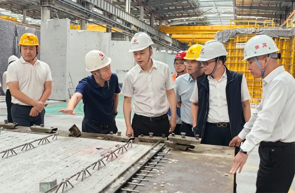 葛威敏到綠色產(chǎn)業(yè)園、新建區(qū)人民醫(yī)院二部項(xiàng)目調(diào)研